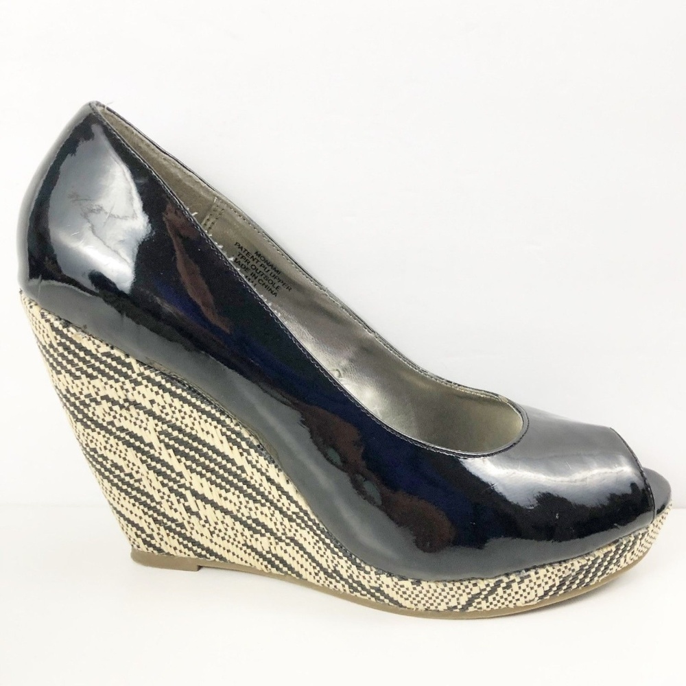 SAM & LIBBY Wedge Shoe 8M Woven/Black Patent Peep